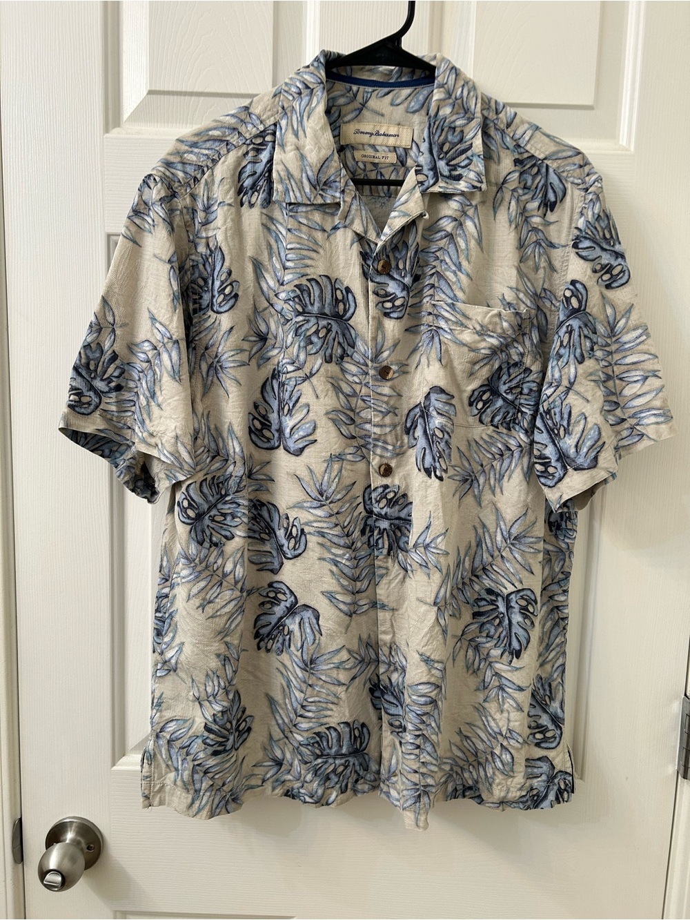Tommy Bahama 100% Silk Blue Leaf Print Short-Sleeve Button-Down Shirt